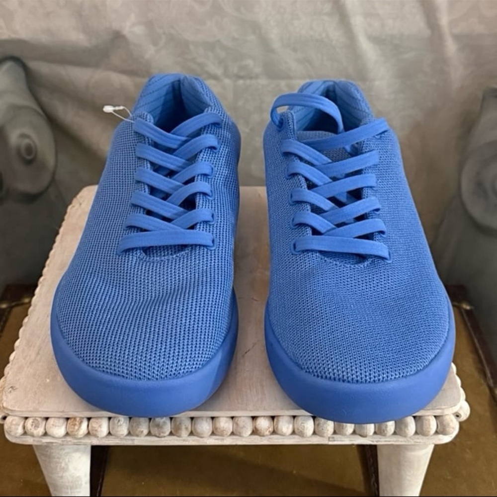 ⚡️Atoms Unisex Sneaker - 7.5 Men/9 Women